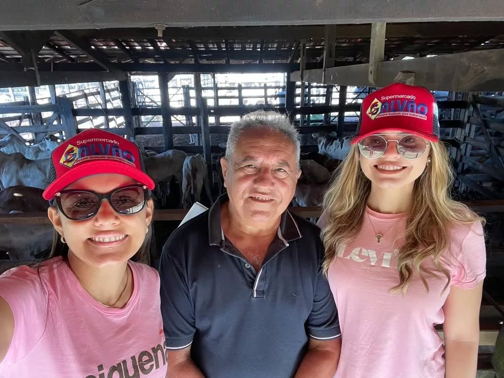 Sr Galvão com a sua esposa e filha